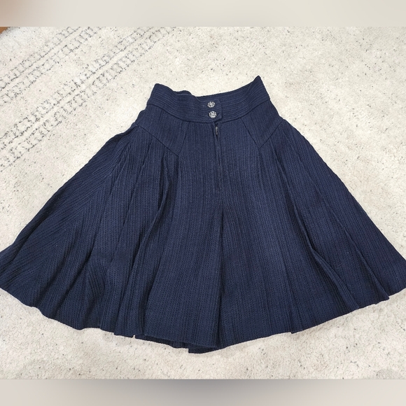 CHANEL Navy Flowy Short/Skirt - Picture 4 of 10